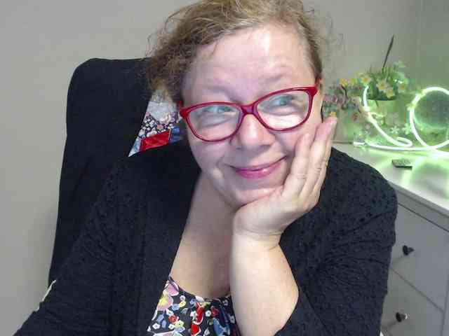 flirty-adele webcam