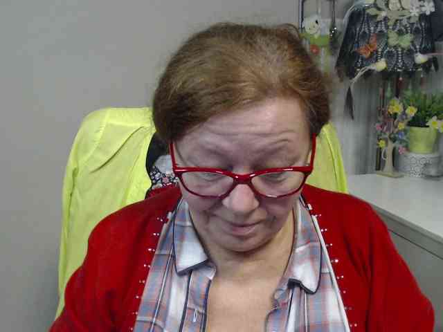 flirty-adele webcam