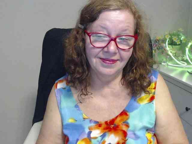 flirty-adele webcam
