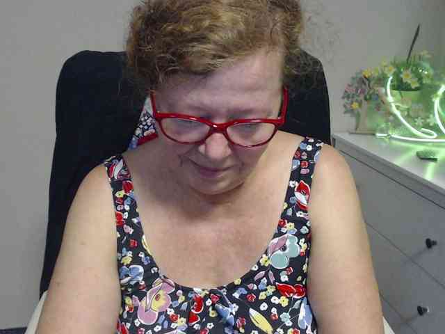 flirty-adele webcam