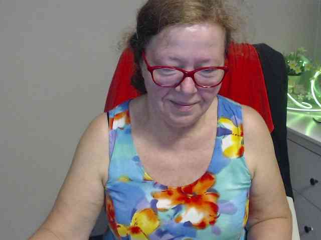 flirty-adele webcam