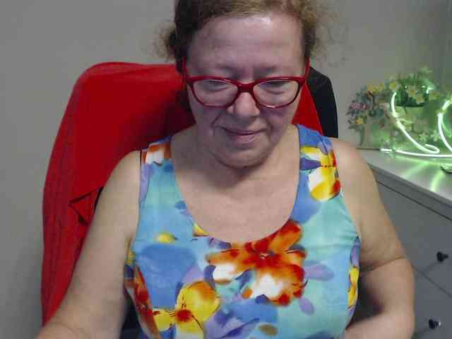 flirty-adele webcam