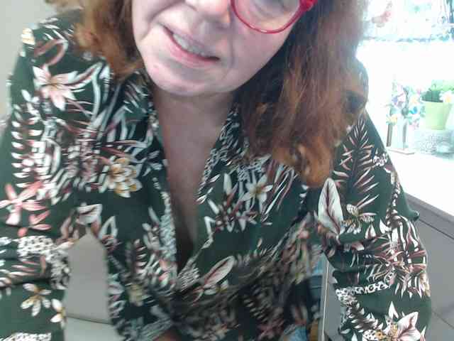 flirty-adele webcam