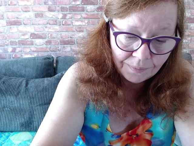 flirty-adele webcam