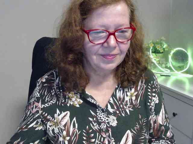 flirty-adele webcam