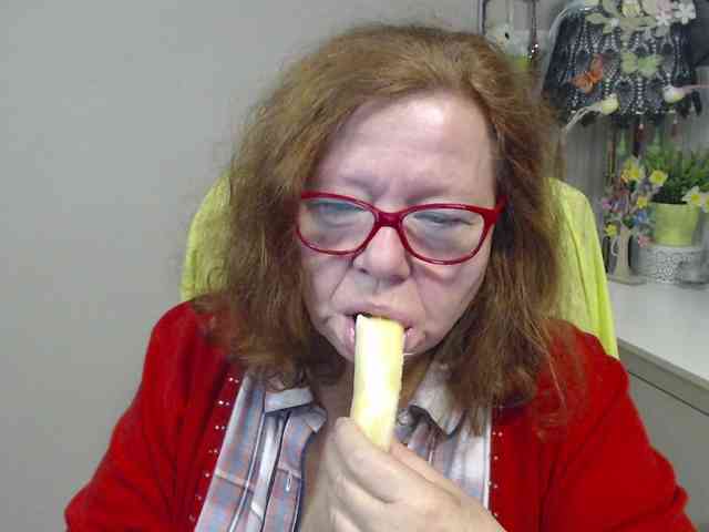 flirty-adele webcam