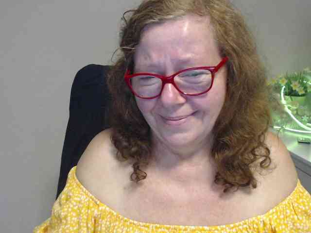 flirty-adele webcam