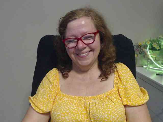 flirty-adele webcam