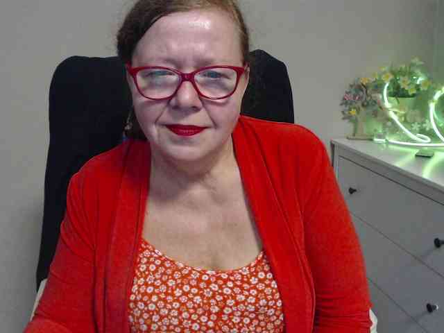 flirty-adele webcam