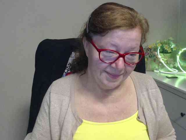 flirty-adele webcam
