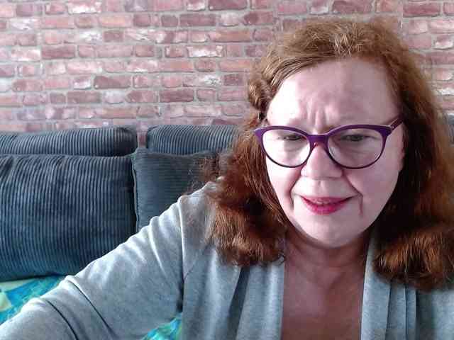 flirty-adele webcam