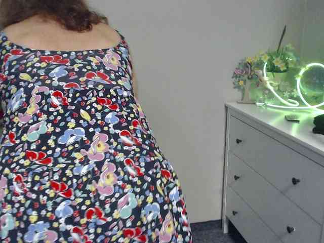 flirty-adele webcam
