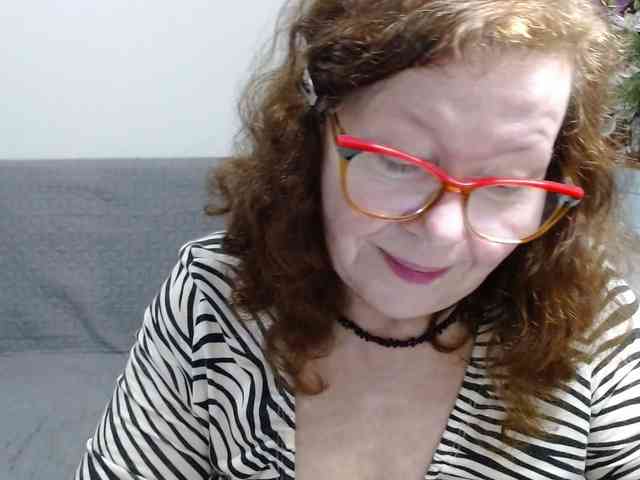flirty-adele webcam
