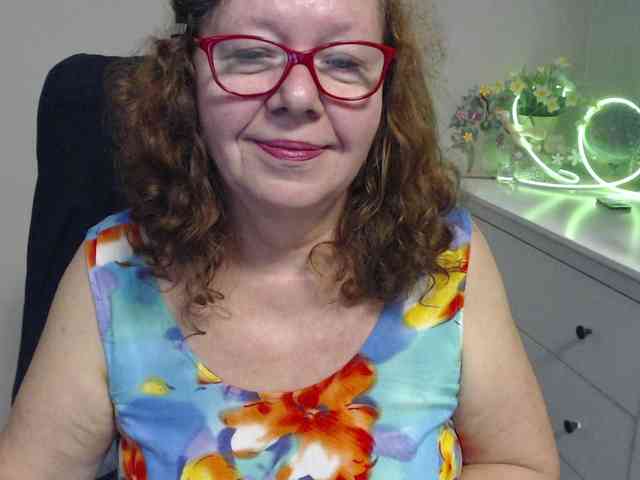 flirty-adele webcam