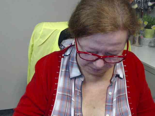 flirty-adele webcam