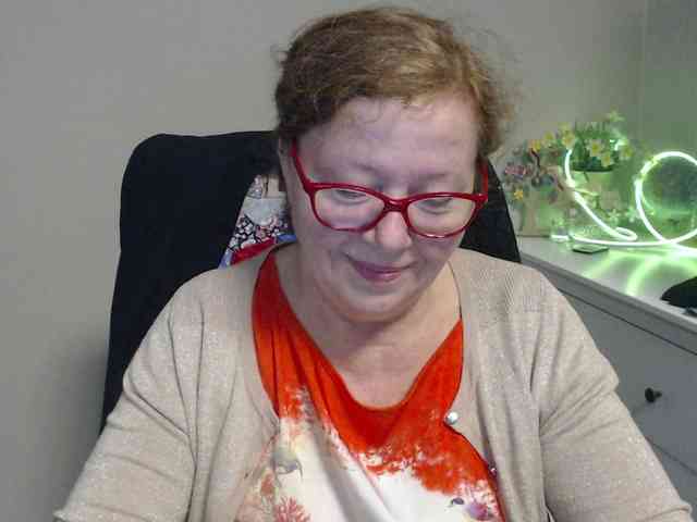 flirty-adele webcam