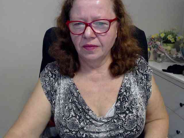 flirty-adele webcam