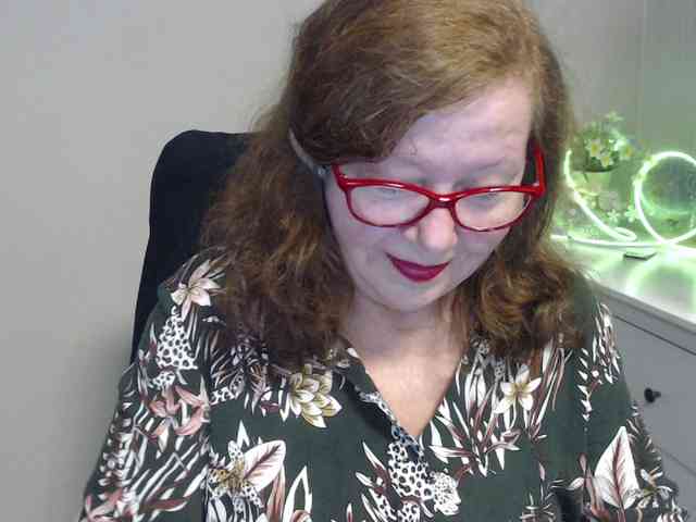 flirty-adele webcam