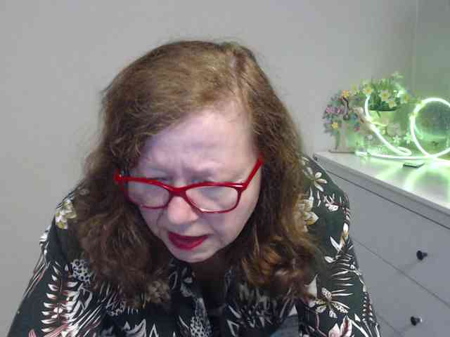 flirty-adele webcam