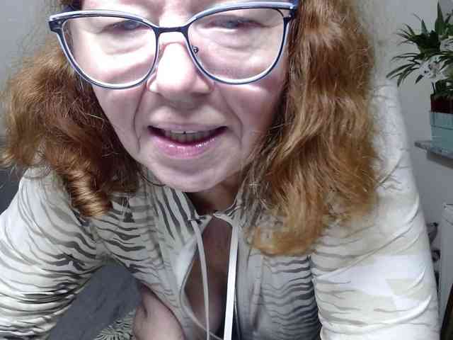 flirty-adele webcam