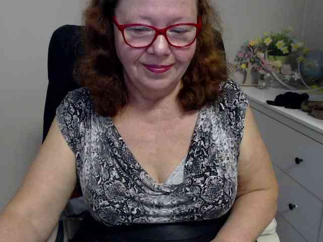 flirty-adele webcam