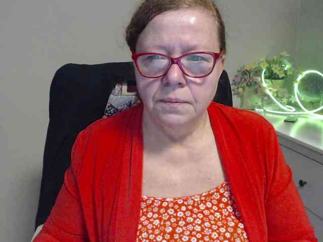 flirty-adele webcam