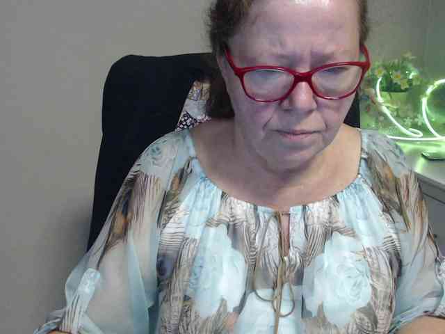 flirty-adele webcam