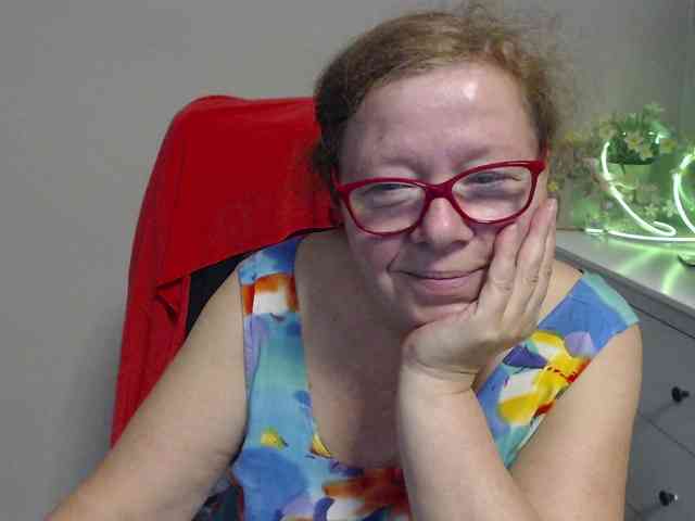 flirty-adele webcam