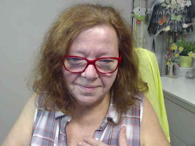 flirty-adele webcam