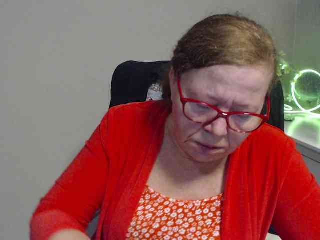 flirty-adele webcam