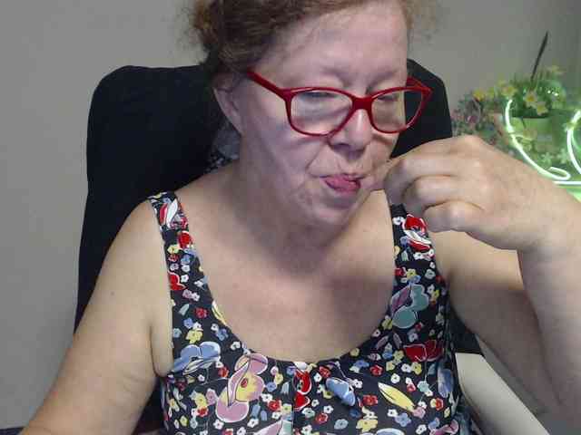 flirty-adele webcam