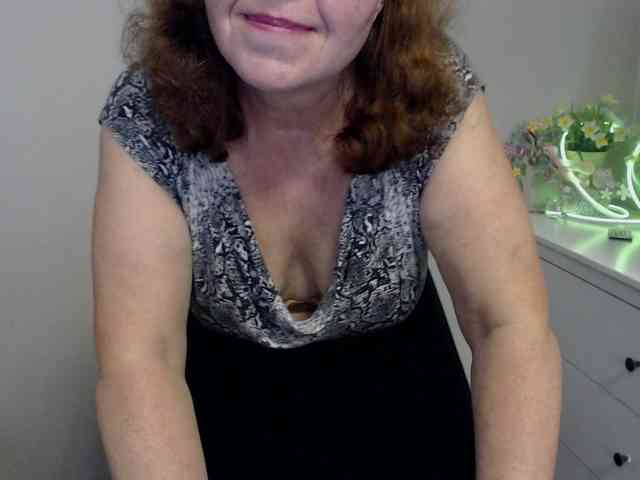 flirty-adele webcam