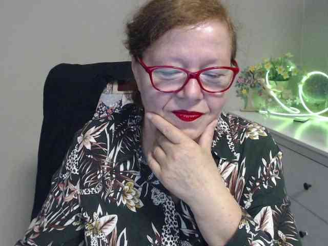 flirty-adele webcam