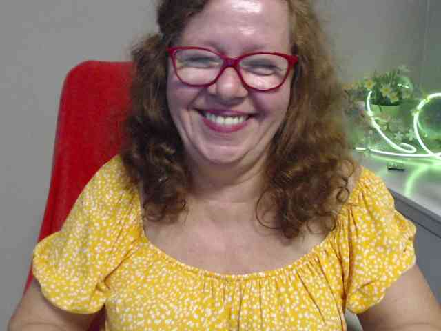flirty-adele webcam