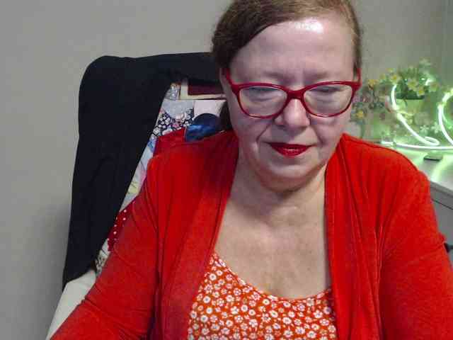 flirty-adele webcam