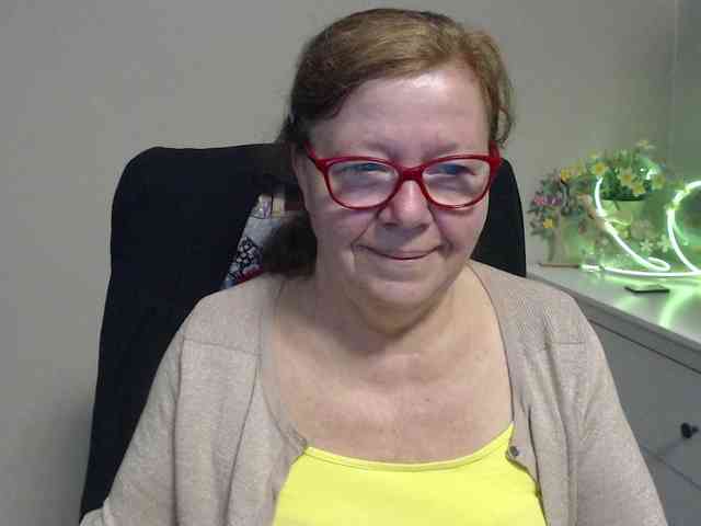 flirty-adele webcam