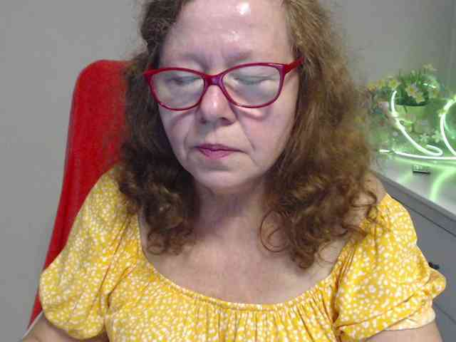 flirty-adele webcam
