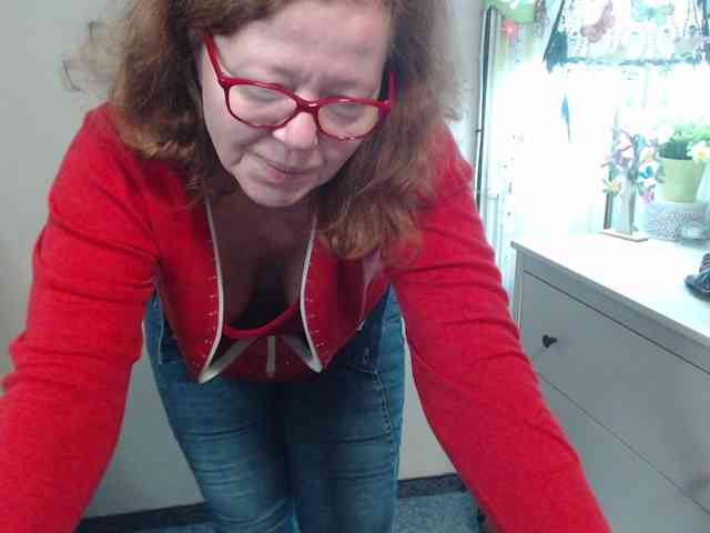 flirty-adele webcam