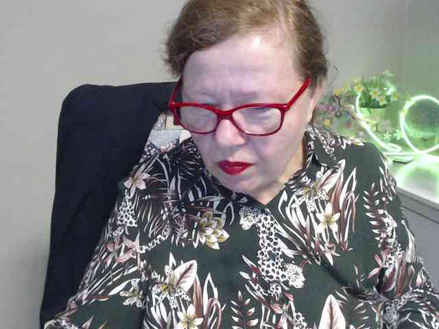 flirty-adele webcam