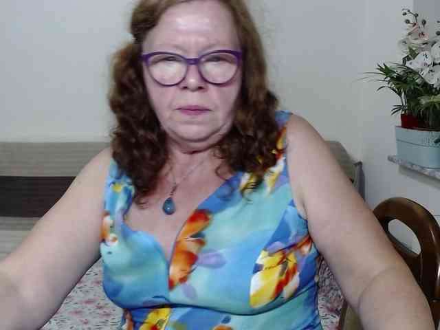 flirty-adele webcam