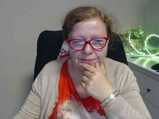 flirty-adele webcam