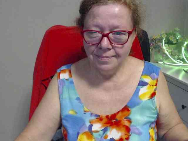 flirty-adele webcam