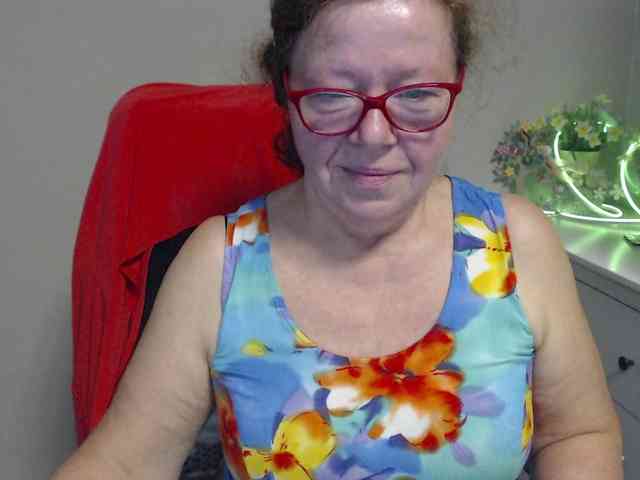 flirty-adele webcam