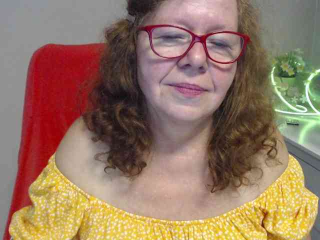 flirty-adele webcam