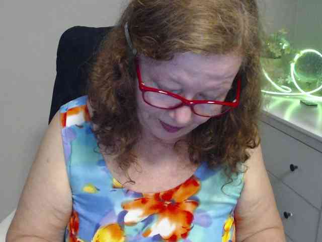 flirty-adele webcam