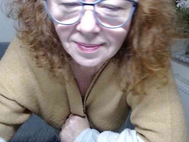 flirty-adele webcam