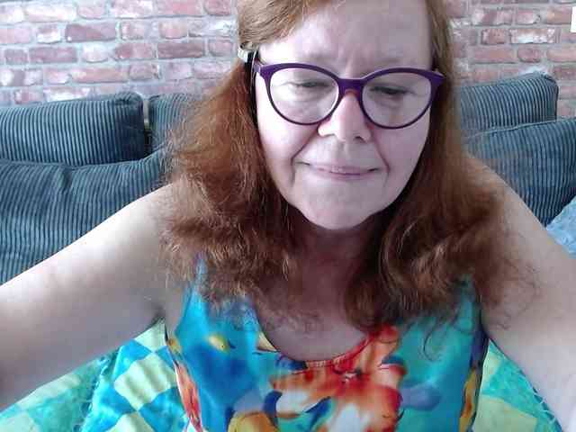 flirty-adele webcam