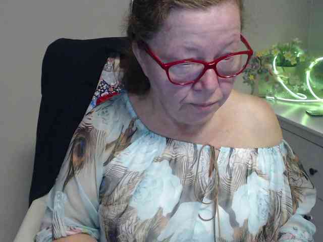flirty-adele webcam