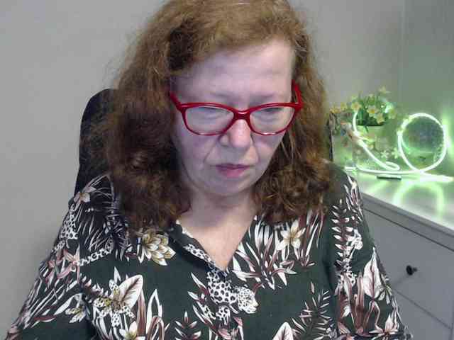 flirty-adele webcam