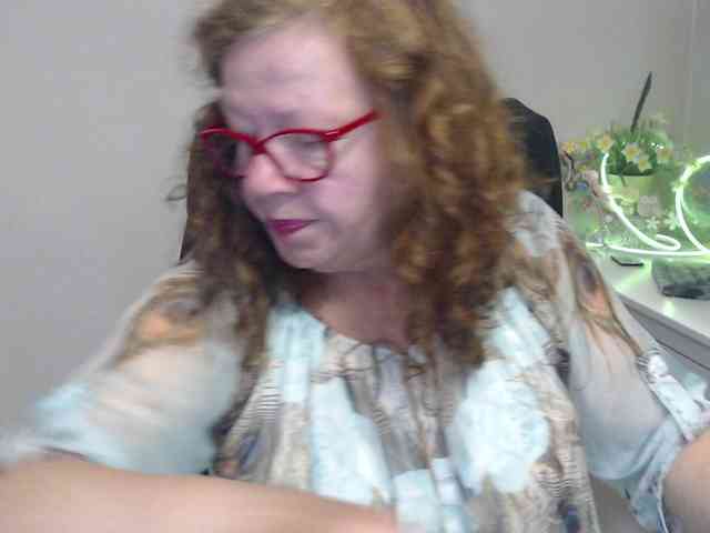 flirty-adele webcam